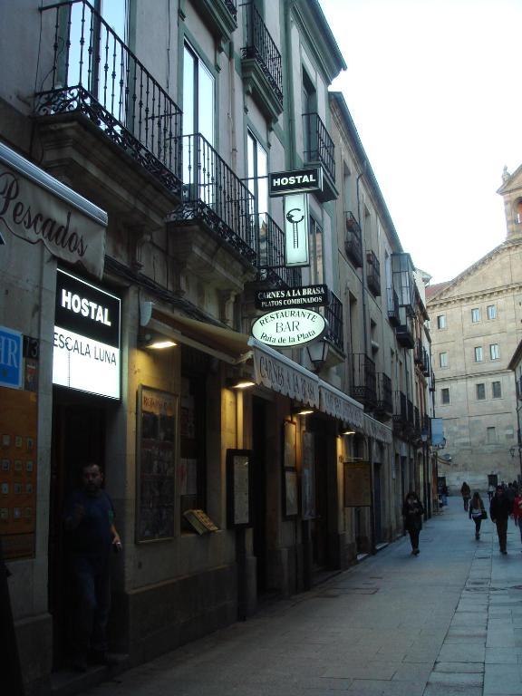 Hostal Escala Luna Salamanca Bagian luar foto