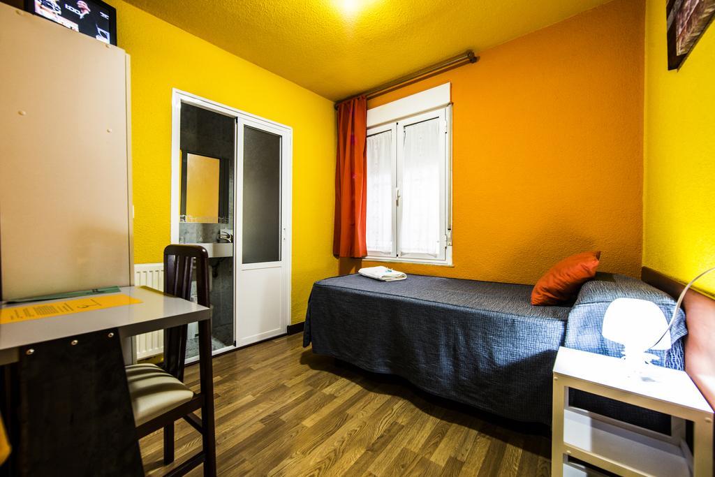 Hostal Escala Luna Salamanca Bagian luar foto
