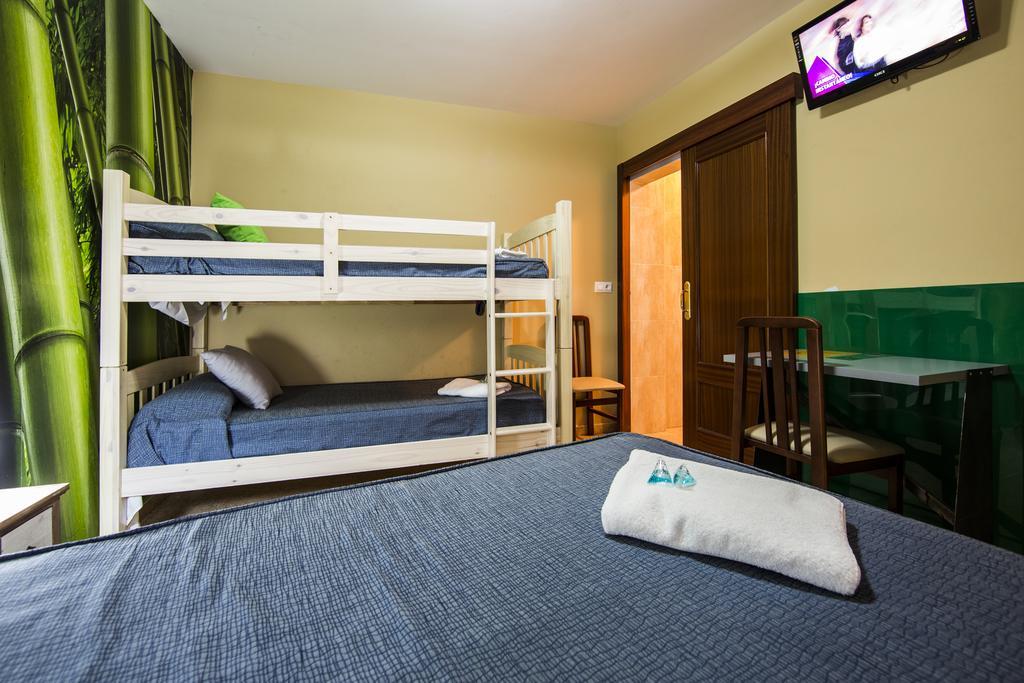 Hostal Escala Luna Salamanca Bagian luar foto