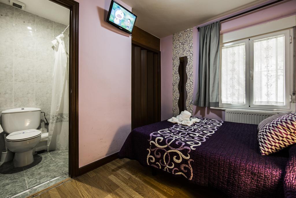 Hostal Escala Luna Salamanca Bagian luar foto