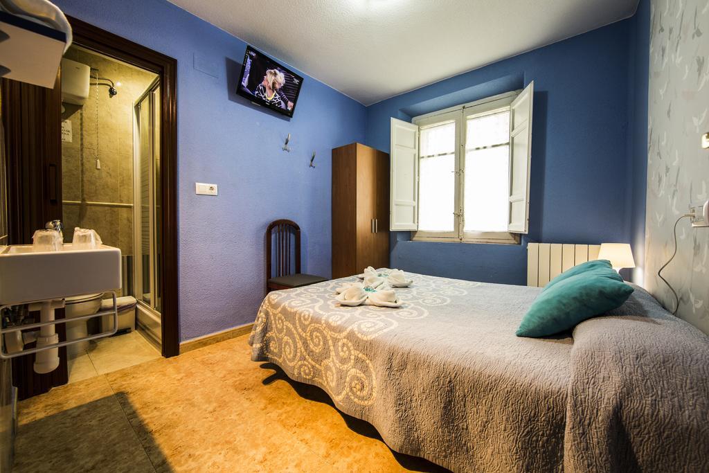 Hostal Escala Luna Salamanca Bagian luar foto