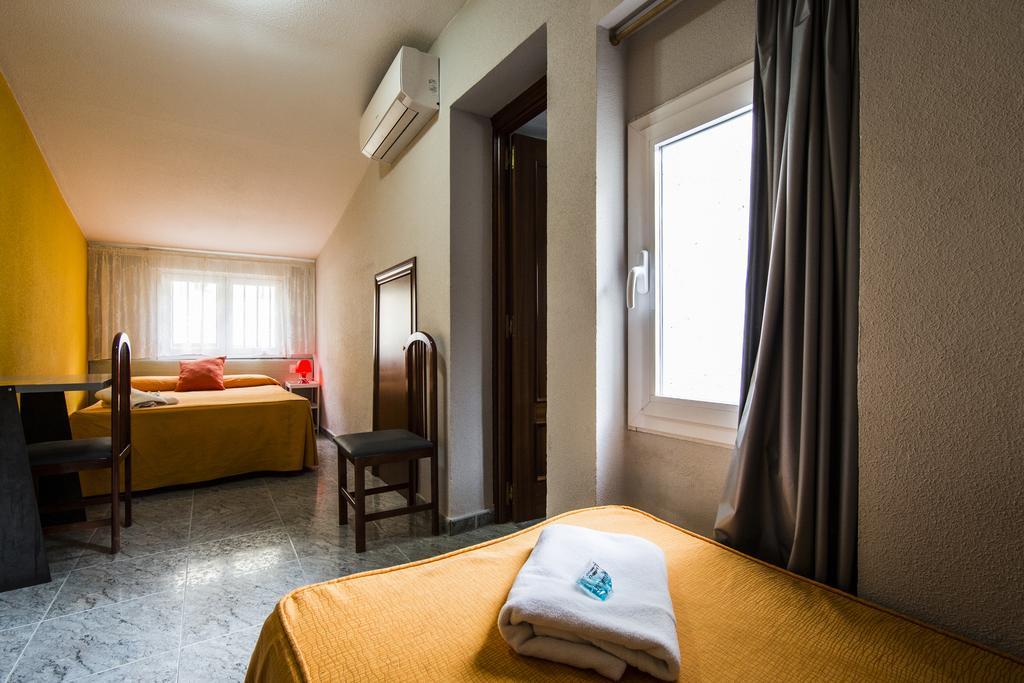 Hostal Escala Luna Salamanca Bagian luar foto