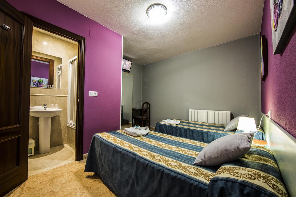 Hostal Escala Luna Salamanca Bagian luar foto