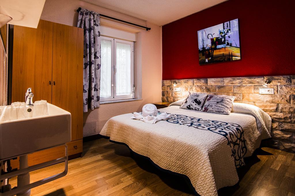 Hostal Escala Luna Salamanca Bagian luar foto