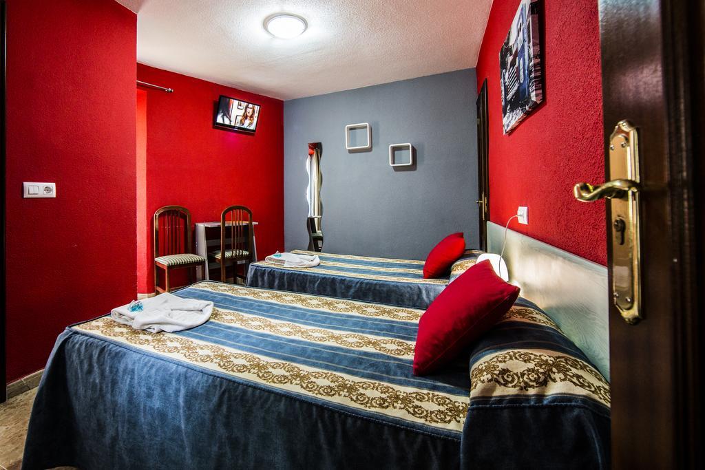 Hostal Escala Luna Salamanca Bagian luar foto