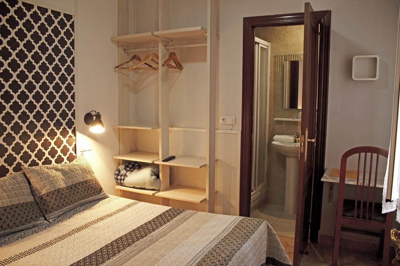 Hostal Escala Luna Salamanca Bagian luar foto