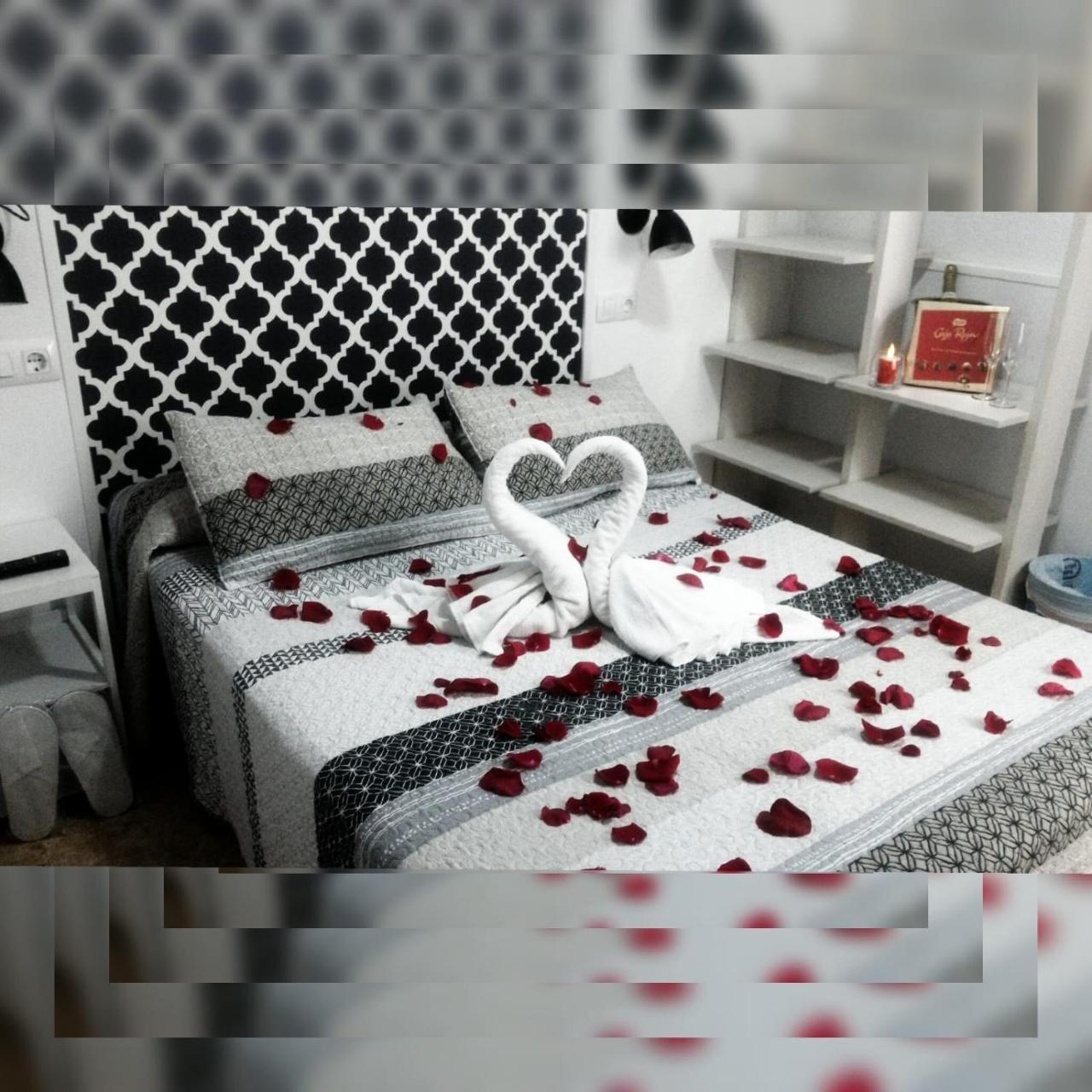Hostal Escala Luna Salamanca Bagian luar foto